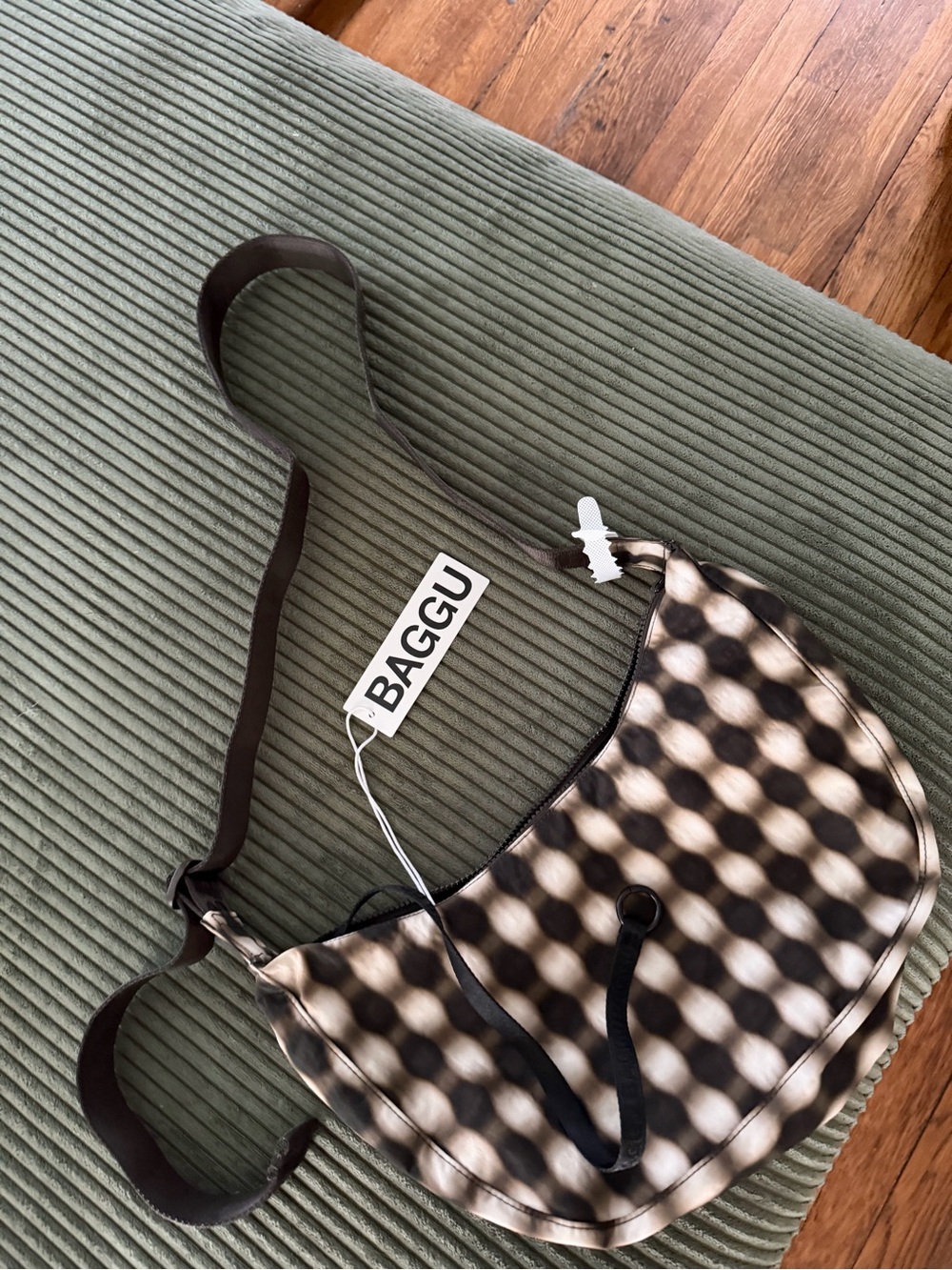 BAGGU Brown and Cream Crescent Crossbody Bag
